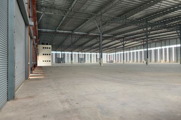 North Port, Port Klang, brand new Semi-D Warehouse with 20m ceiling