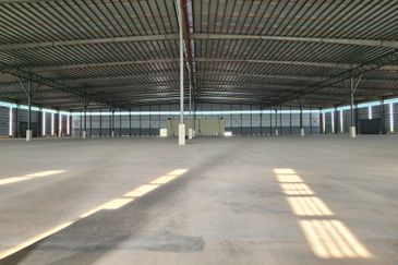 North Port, Port Klang, brand new Semi-D Warehouse with 20m ceiling