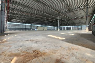 North Port, Port Klang, brand new Semi-D Warehouse with 20m ceiling