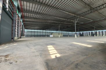 North Port, Port Klang, brand new Semi-D Warehouse with 20m ceiling