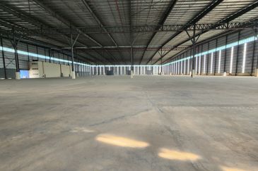 North Port, Port Klang, brand new Semi-D Warehouse with 20m ceiling