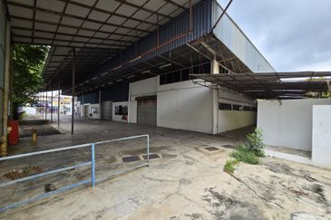 Kawasan Perusahaan Banting, Detached Factory / showroom with 800amp