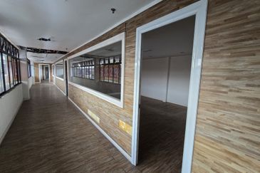 Kawasan Perusahaan Banting, Detached Factory / showroom with 800amp