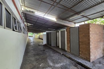 Kawasan Perusahaan Banting, Detached Factory / showroom with 800amp