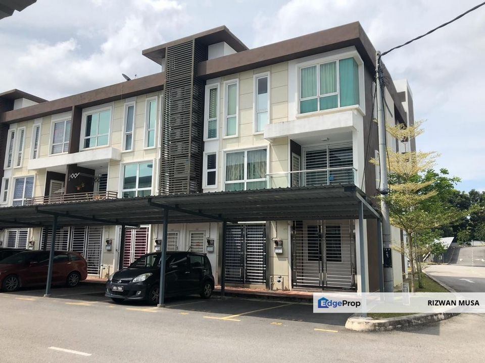 Beautiful Townhouse Taman Sabha Impian Kajang Partially furnished, Selangor, Kajang