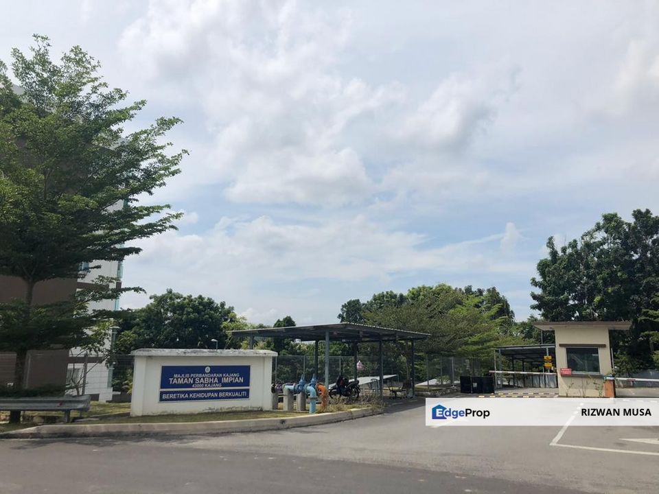 Beautiful Townhouse Taman Sabha Impian Kajang Partially furnished, Selangor, Kajang