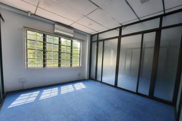 Pusat Dagangan Seri Utama