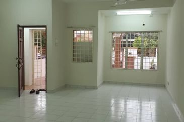 Jalan Spektrum U16 @ Taman Bukit Subang