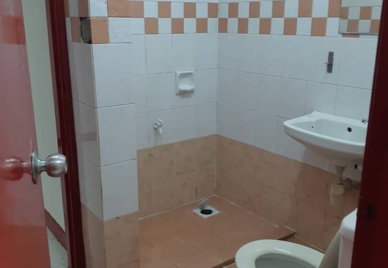 Jalan Spektrum U16 @ Taman Bukit Subang