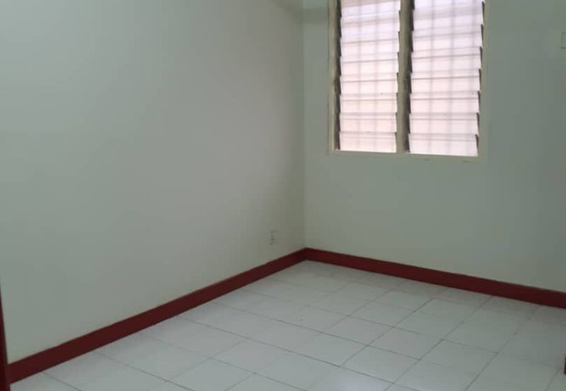 Jalan Spektrum U16 @ Taman Bukit Subang