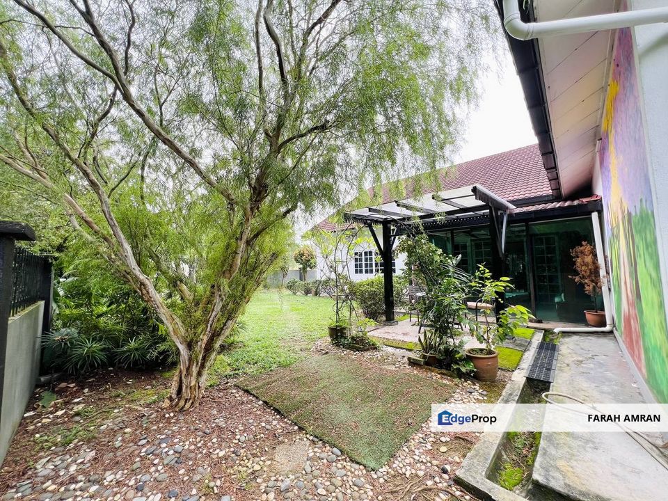 1.5 Sty Bungalow Huge Land Sek 8 Kota Damansara, Selangor, Kota Damansara