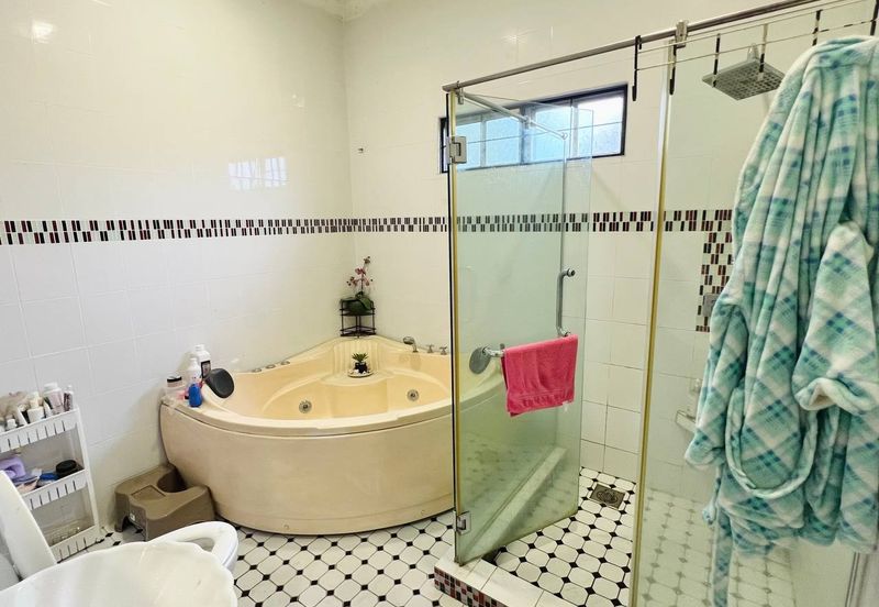 Seksyen 8, Kota Damansara