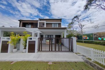 End Lot/Corner Lot New Project 2 Sty Terrace Puncak Alam 