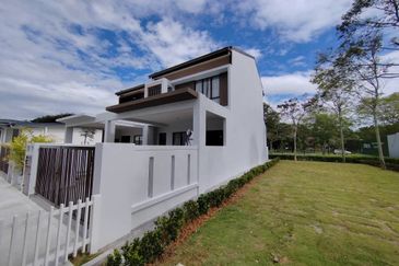 End Lot/Corner Lot New Project 2 Sty Terrace Puncak Alam 