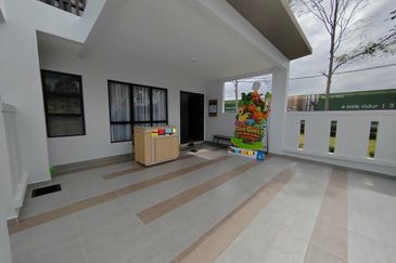 End Lot/Corner Lot New Project 2 Sty Terrace Puncak Alam 