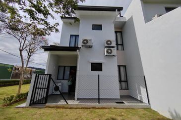 End Lot/Corner Lot New Project 2 Sty Terrace Puncak Alam 