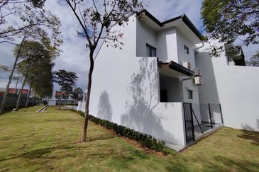 End Lot/Corner Lot New Project 2 Sty Terrace Puncak Alam 