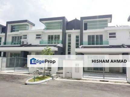 Super link 24 ft wide !!Partial furnished !!Semenyih !! 585k !!, Selangor, Semenyih