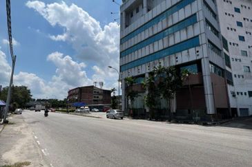 JALAN GELUGOR