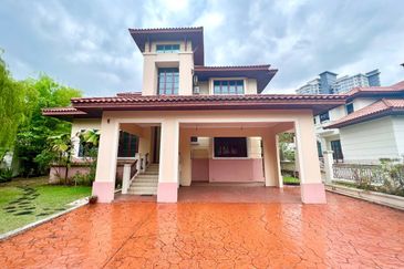 2 Storey Corner Lot Bungalow Ara Damansara Selangor for Sale 