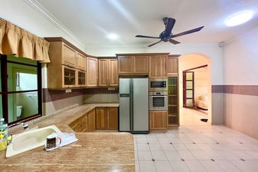 2 Storey Corner Lot Bungalow Ara Damansara Selangor for Sale 