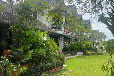 2storey End Lot D'Puncak Bungalow Bukit Jelutong, Shah Alam