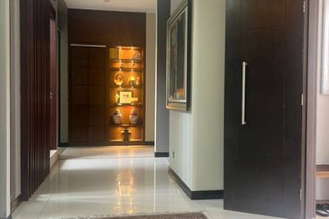 2storey End Lot D'Puncak Bungalow Bukit Jelutong, Shah Alam