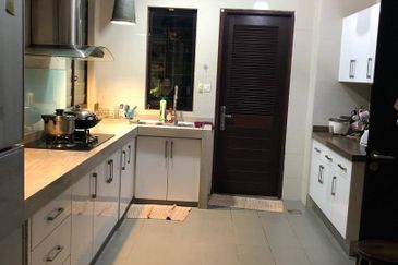 2storey End Lot D'Puncak Bungalow Bukit Jelutong, Shah Alam