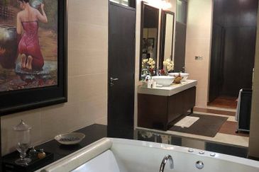 2storey End Lot D'Puncak Bungalow Bukit Jelutong, Shah Alam