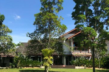 2storey End Lot D'Puncak Bungalow Bukit Jelutong, Shah Alam