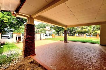 Corner Lot Double Storey Superlink House Jalan Birai, Bukit Jelutong