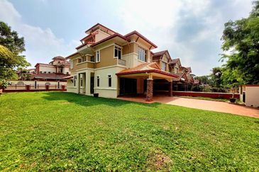 Corner Lot Double Storey Superlink House Jalan Birai, Bukit Jelutong