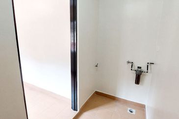 Corner Lot Double Storey Superlink House Jalan Birai, Bukit Jelutong