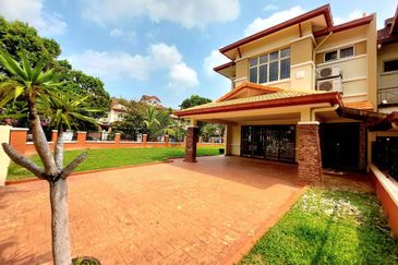Corner Lot Double Storey Superlink House Jalan Birai, Bukit Jelutong