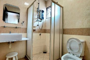 Corner Lot Double Storey Superlink House Jalan Birai, Bukit Jelutong