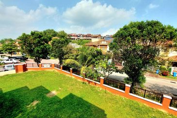 Corner Lot Double Storey Superlink House Jalan Birai, Bukit Jelutong