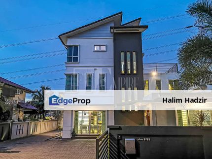 3 Storey Modern Bungalow with 4ft swimming pool, Selangor, Shah Alam