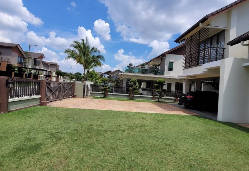 2storey corner lot bungalow with huge land in Laman Permai, Subang Bestari