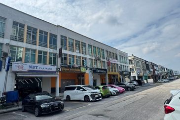 Taman Mount Austin Commercial