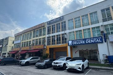 Taman Mount Austin Commercial