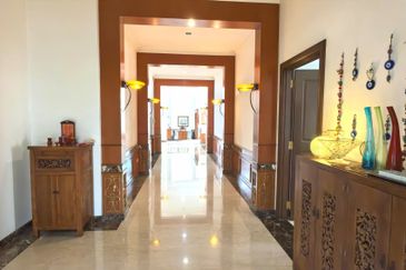 Stulang Laut / Darat