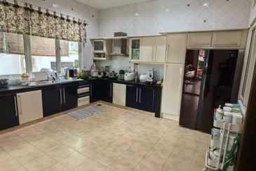 Stulang Laut / Darat