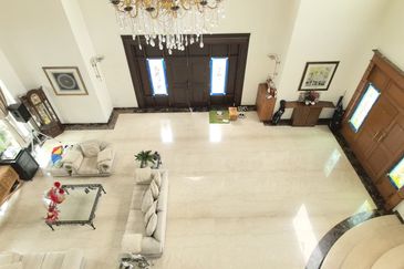 Stulang Laut / Darat