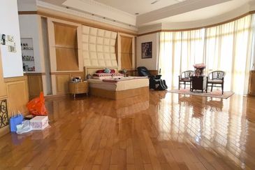 Stulang Laut / Darat