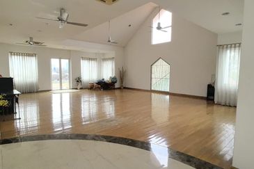 Stulang Laut / Darat