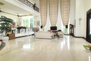 Stulang Laut / Darat