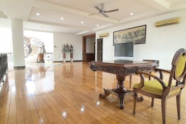 Stulang Laut / Darat