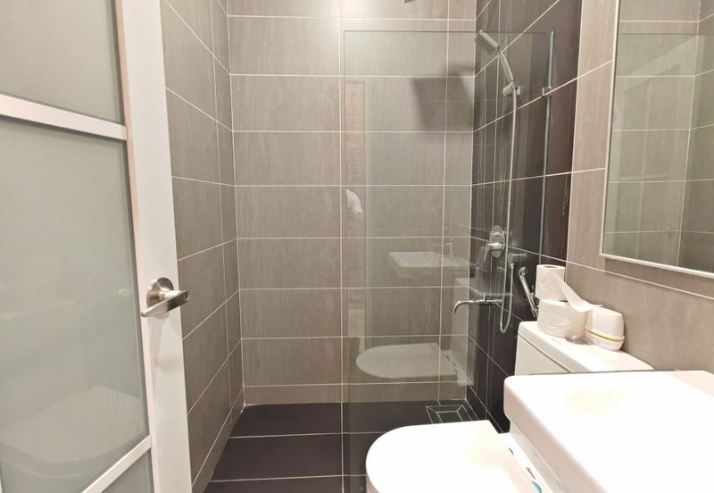 Maple Red, Adda Heights