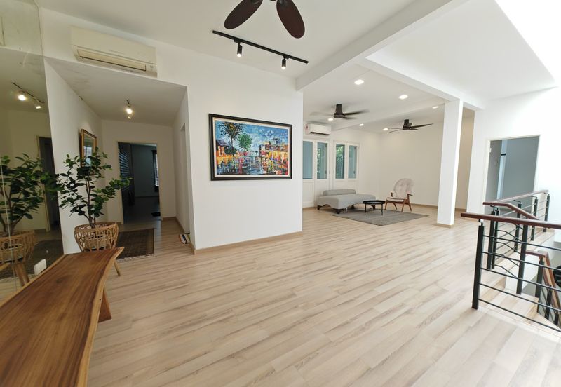 Maple Red, Adda Heights