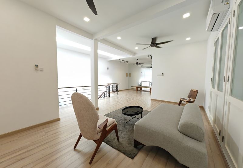 Maple Red, Adda Heights